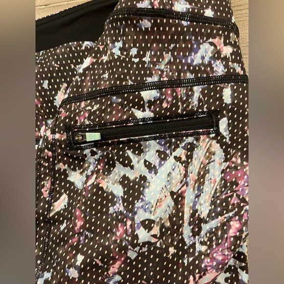 Lululemon Run Full On Luxtreme Cropped Leggings Size 8 - Picture 6 of 10